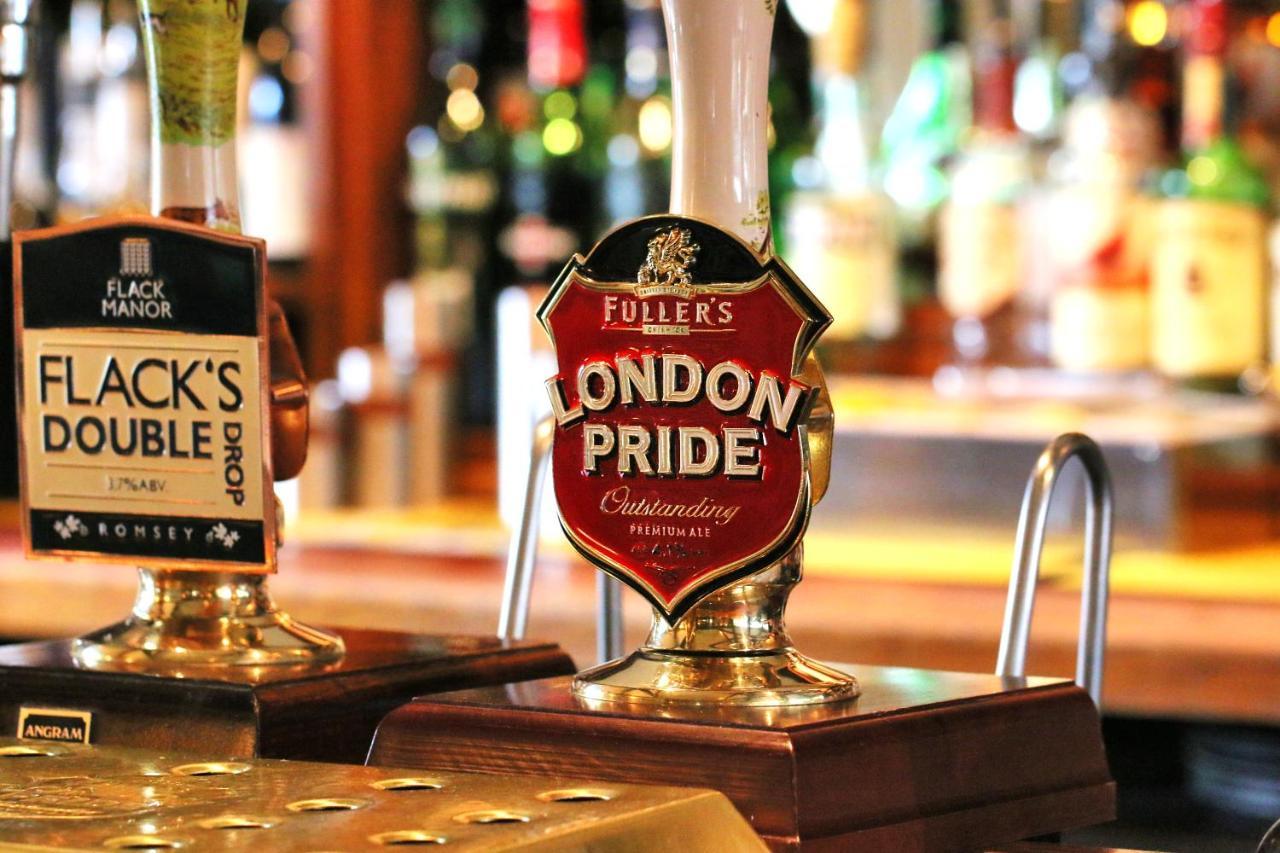 Cromwell Arms Country Pub With Rooms Romsey Eksteriør billede
